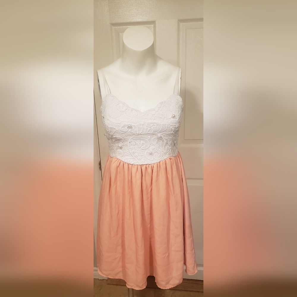 Chocolate USA Pink & White Lace Bust Dress - Size Small